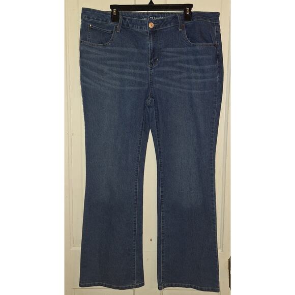 No Boundaries Juniors Size 21 Denim Jeans Dark Wash Flare Leg Everyday Jeans - Picture 1 of 4